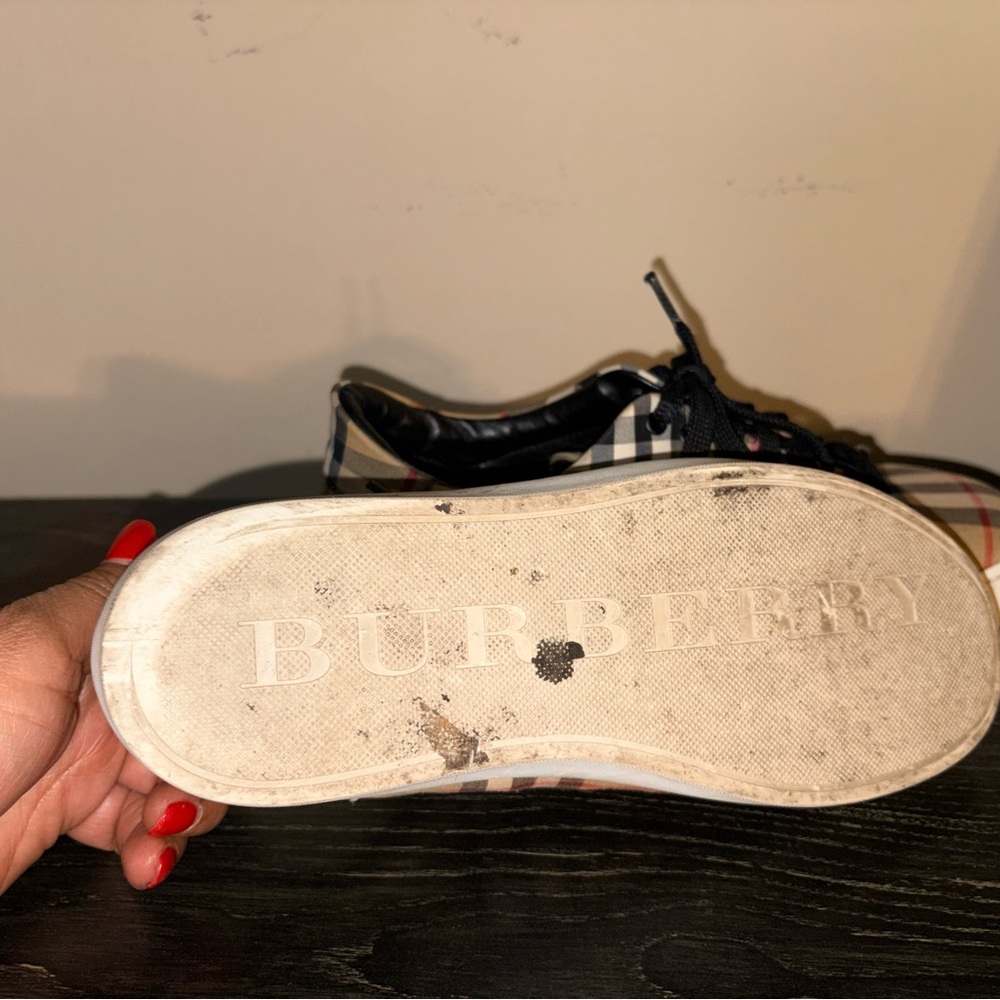 Burberry sneakers no box - Picture 2 of 3
